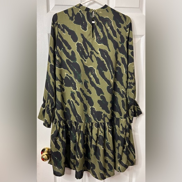Vero Moda sz.XS multigreen longsleeve tiered dress - Picture 3 of 3